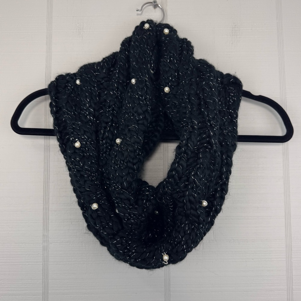 Betsey Johnson Black Silver Cable Knit Infinity Scary Pearl Embellishments OS